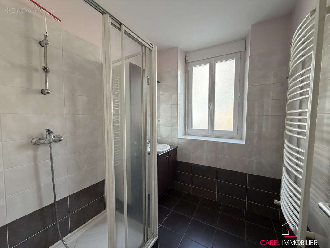Spacieux T2 de 53m2 avec balcon, garage et possibilité de créer un 2nd appartement - photo 7