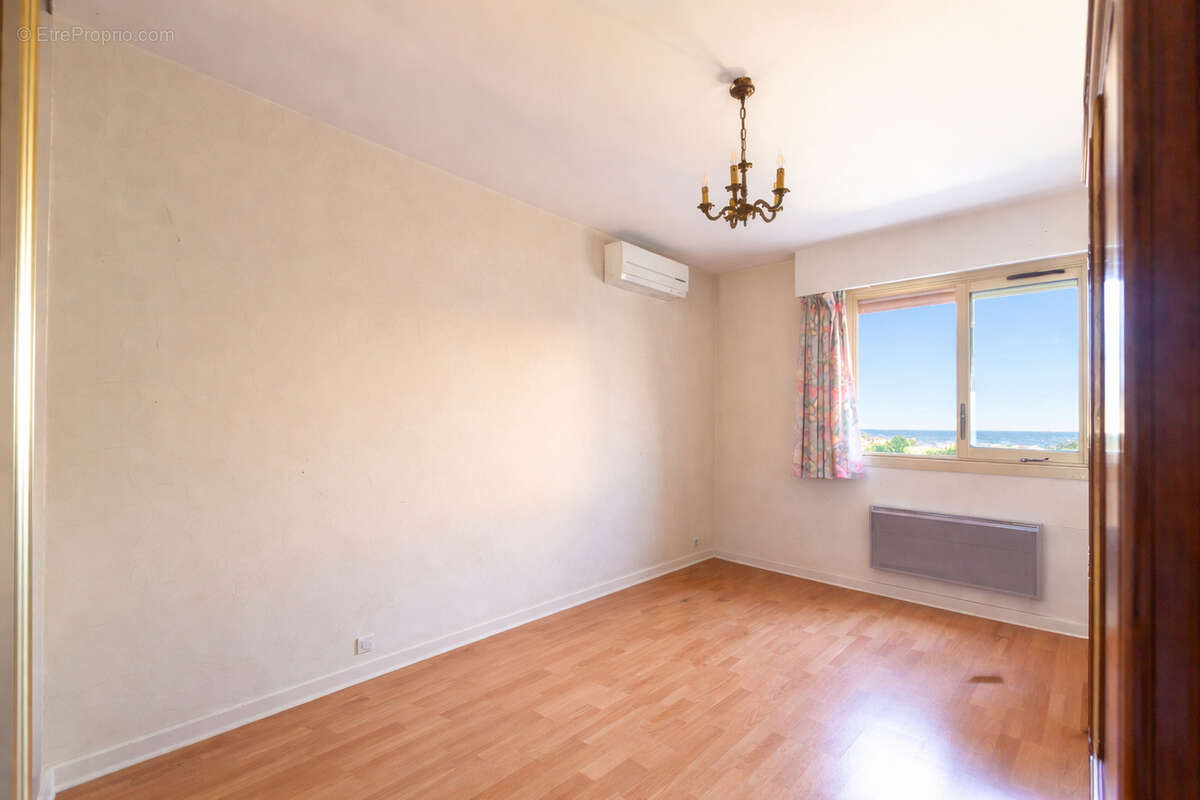 Appartement à MANDELIEU-LA-NAPOULE