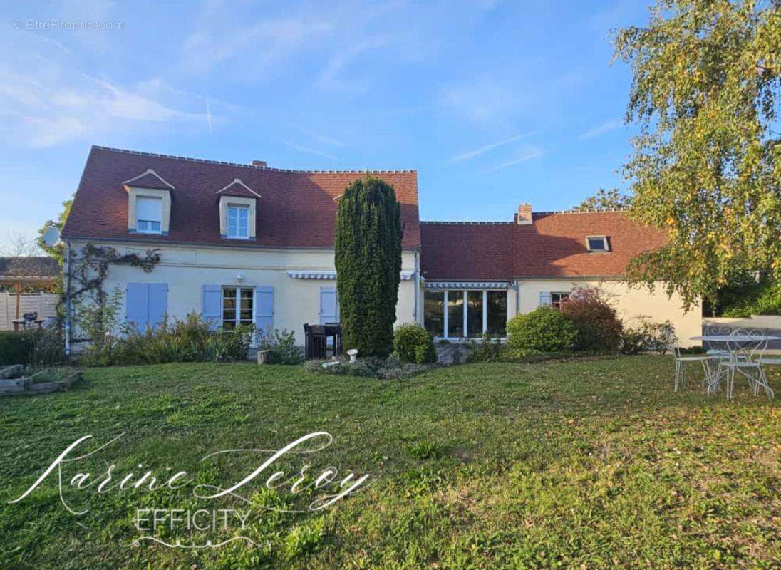 Maison à MONTLOGNON