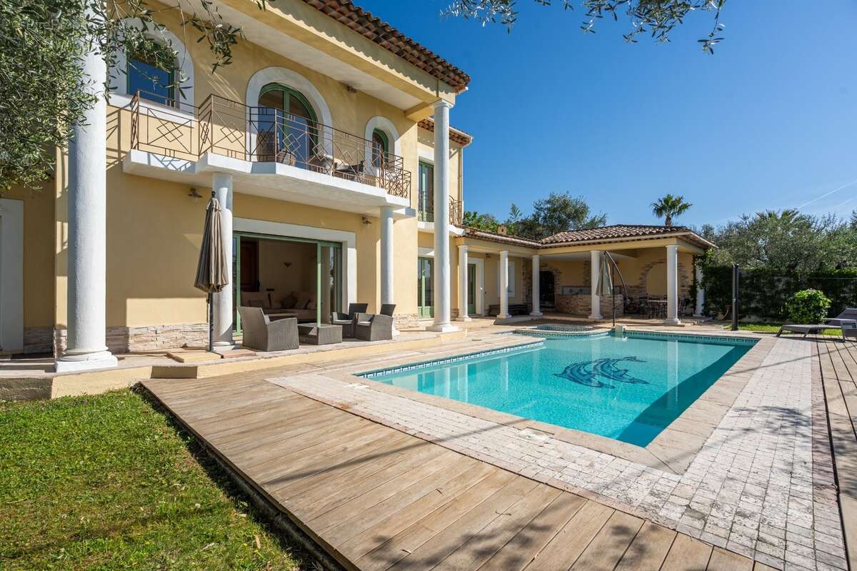 Villa contemporaine de prestige – Vue mer – Piscine chauffée & jacuzzi – Saint-Jean Grasse - photo 10