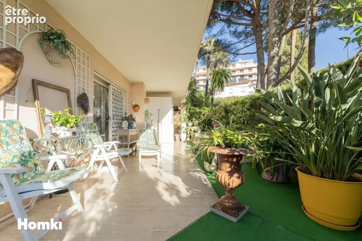 Appartement T3 de 64 m² à Cannes 06400 - photo 2
