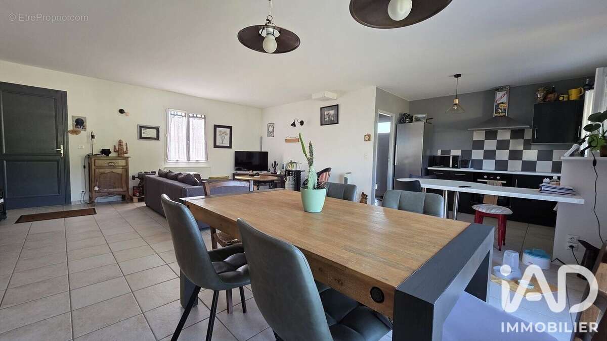 Maison 110 m² à Fontcouverte  - photo 7
