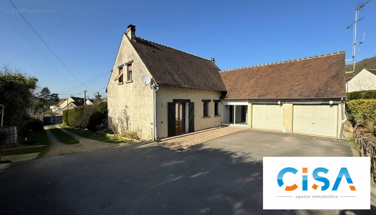 Maison à MOGNEVILLE