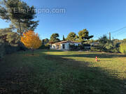 Maison à SAINT-MITRE-LES-REMPARTS