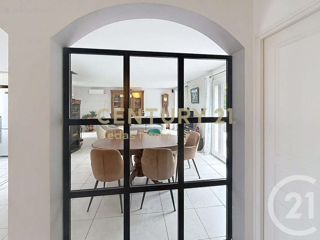 Maison 168 m² à Saint-Jean-De-Vedas  - photo 7