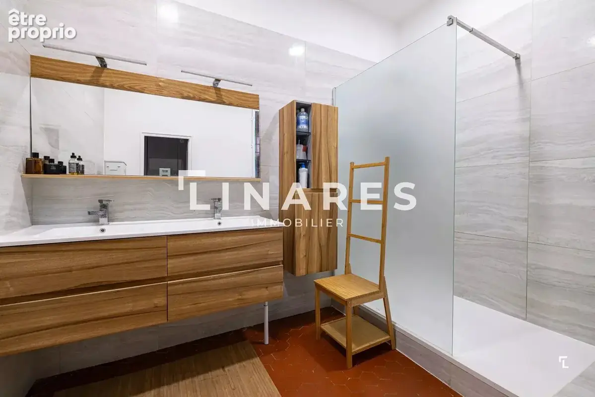 LE MOUSTIER - Appartement T4 de 114 m² - Traversant - 13001 - photo 11