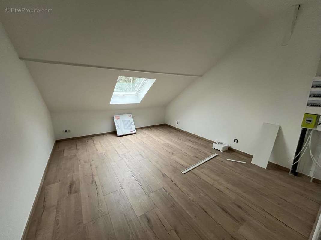 Appartement type 4 dernier étage Nonglard - photo 2