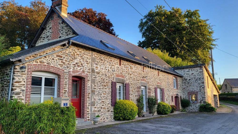 Maison à LA HAIE-TRAVERSAINE