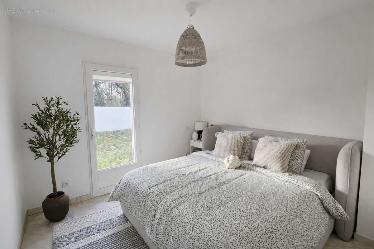 Maison à SALAISE-SUR-SANNE