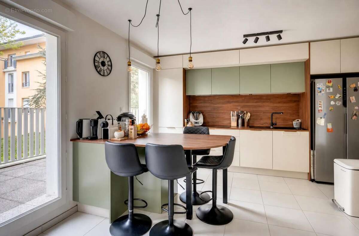Duplex moderne avec terrasses, stationnement Craponne centre - photo 3