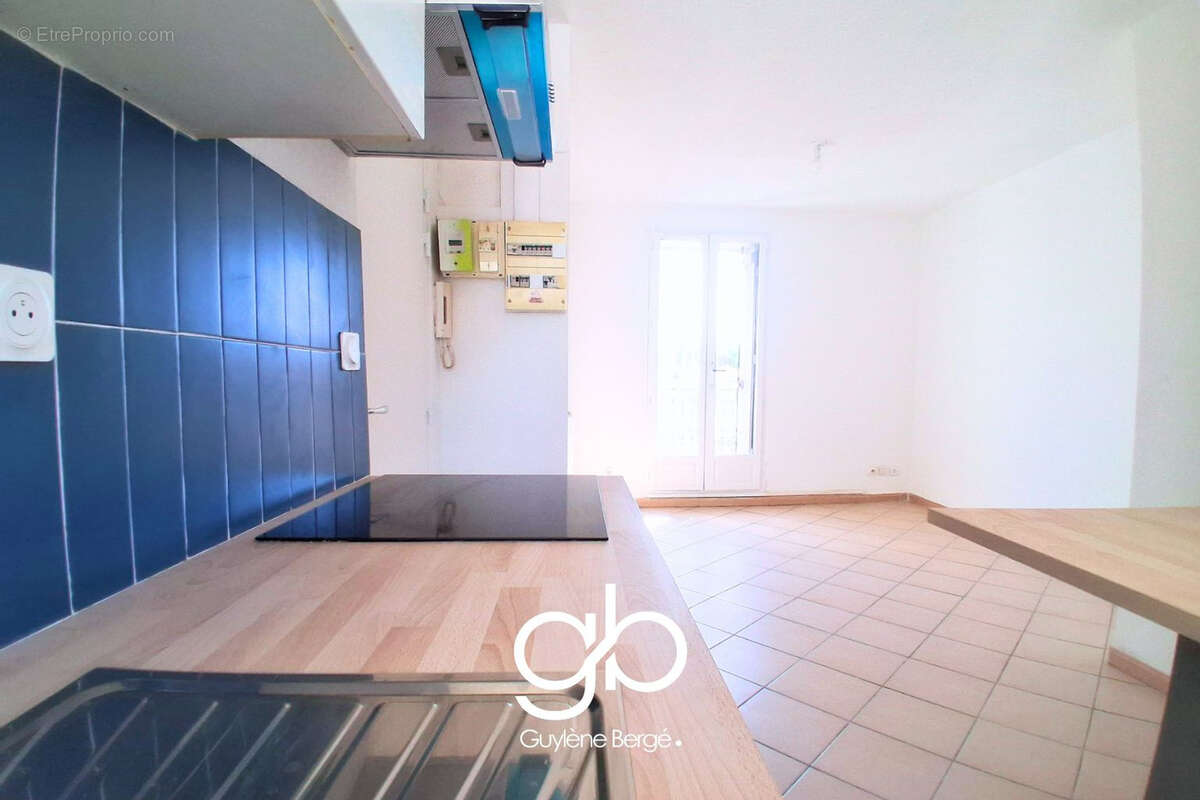 Immeuble de rapport 266 m2 -  6 appartements -  3 locaux commerciaux  -centre-ville de béziers - photo 14