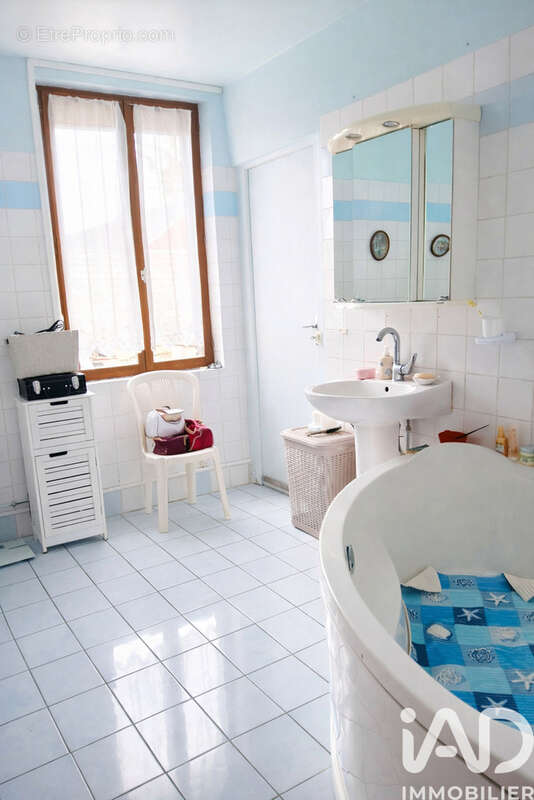 Photo 7 - Maison à ETREPAGNY