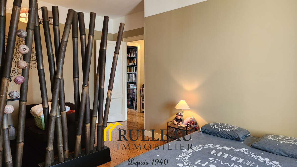 Demeure bourgeoise en pierre de 234 m2 avec dépendance de 120 m2 et jardin clos, à proximité de Saint-André-de - photo 7