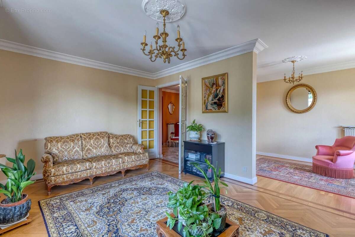 Appartement à FONTAINE