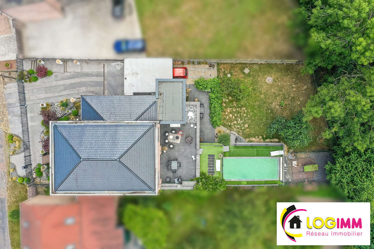 Maison 310 m² à Sebourg  - photo 2