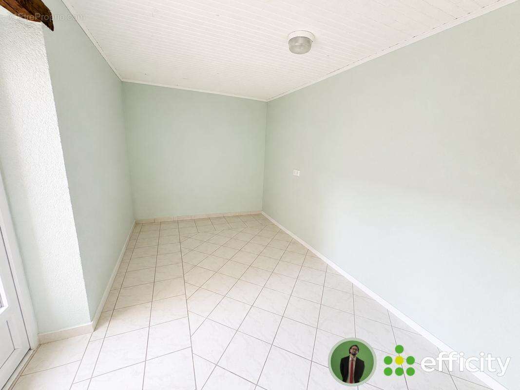 Appartement 532 m² à Asnans-Beauvoisin  - photo 6