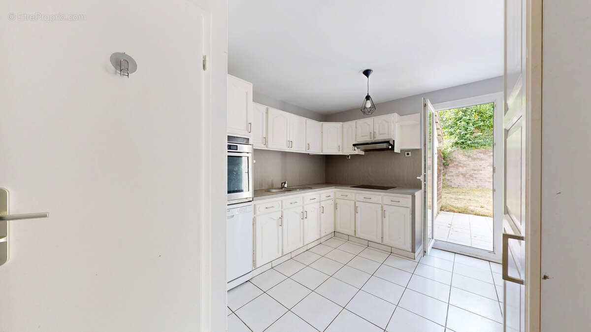 Plaisir la boissiere, maison avec jardin et garage. - photo 6