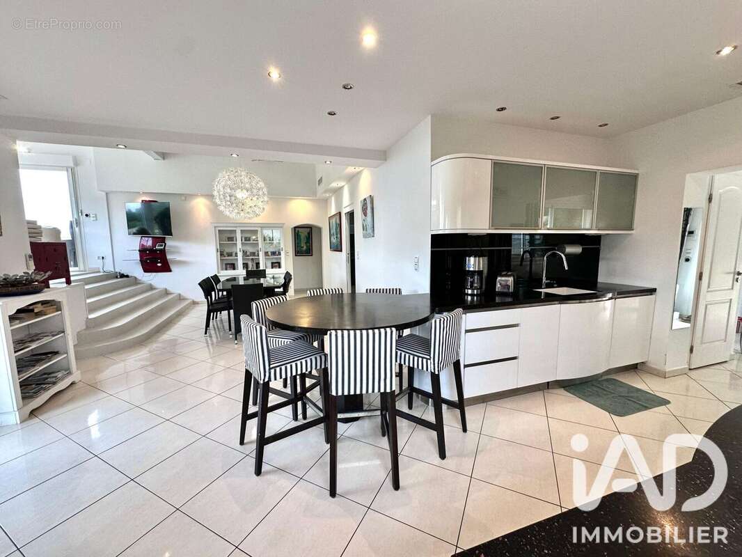 Maison 167 m² à Sainte-Maxime  - photo 6