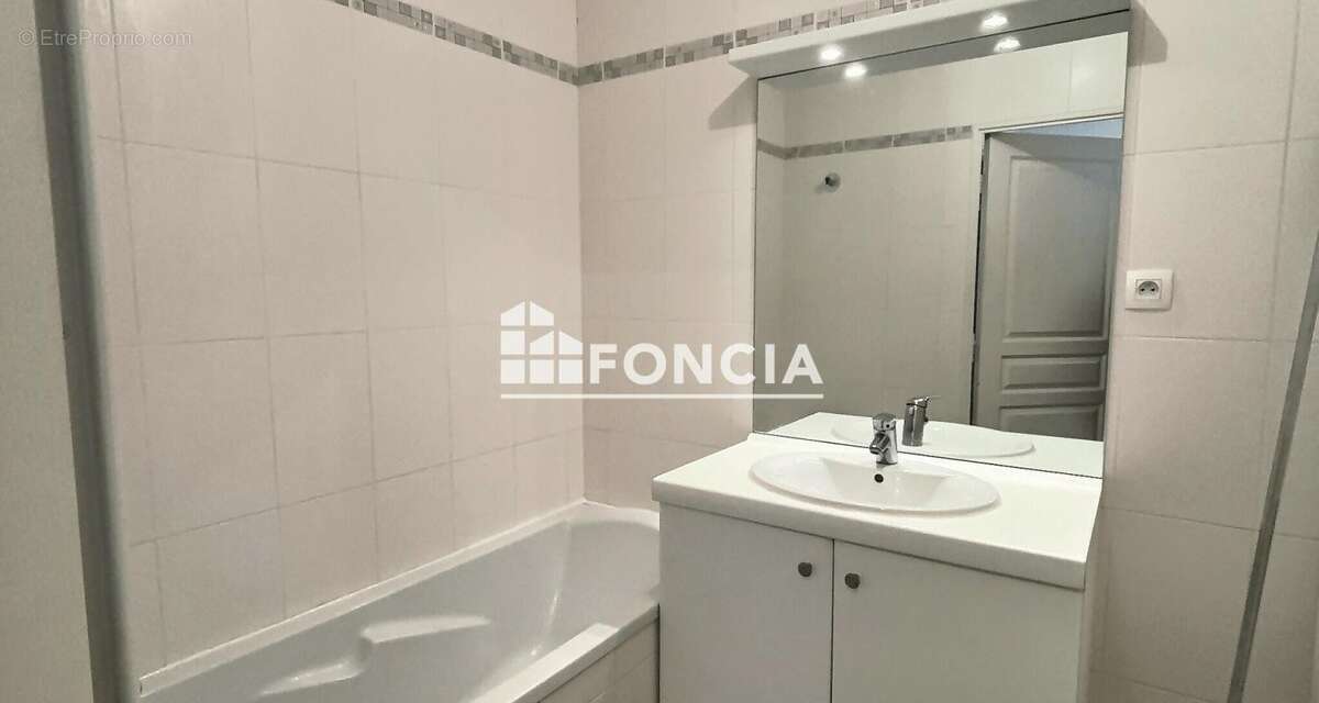 Appartement à CRAPONNE