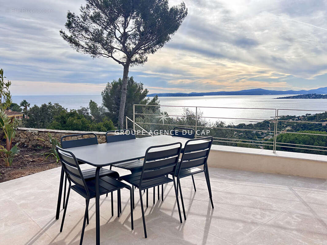 Maison à LES ISSAMBRES