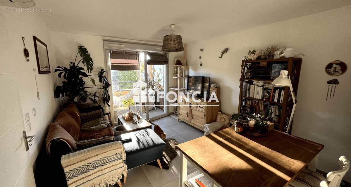 Appartement à BORMES-LES-MIMOSAS