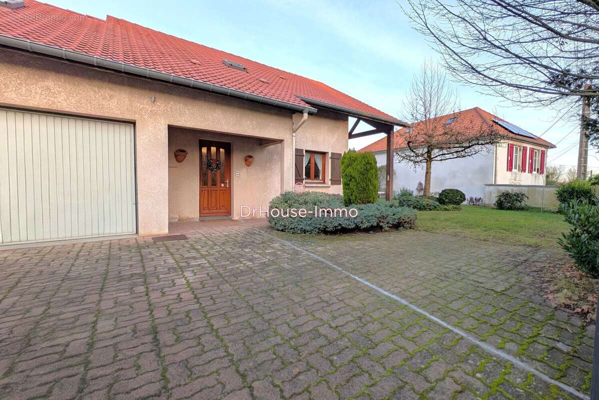 Maison 140 m² à Saint-Nicolas-De-Port  - photo 5