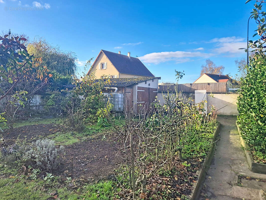 Maison à CHICHEBOVILLE