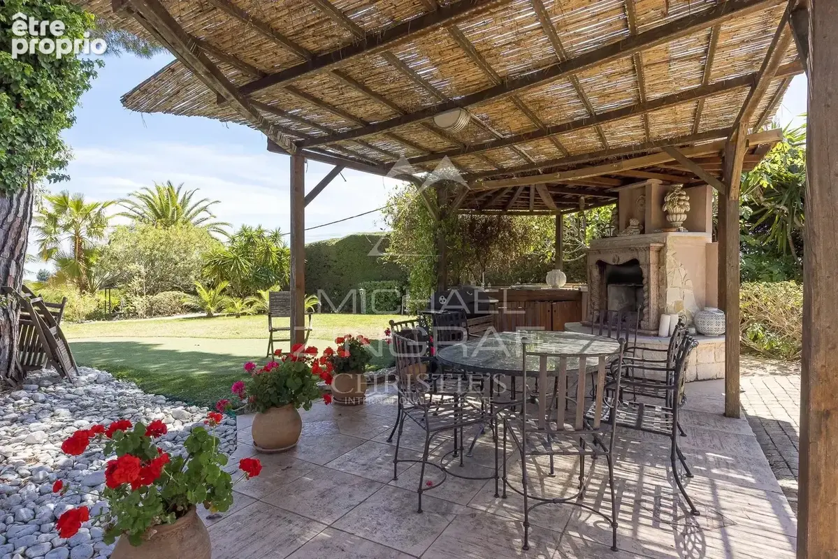 Saint Paul de Vence - Élégante propriété néo-provençale - photo 9