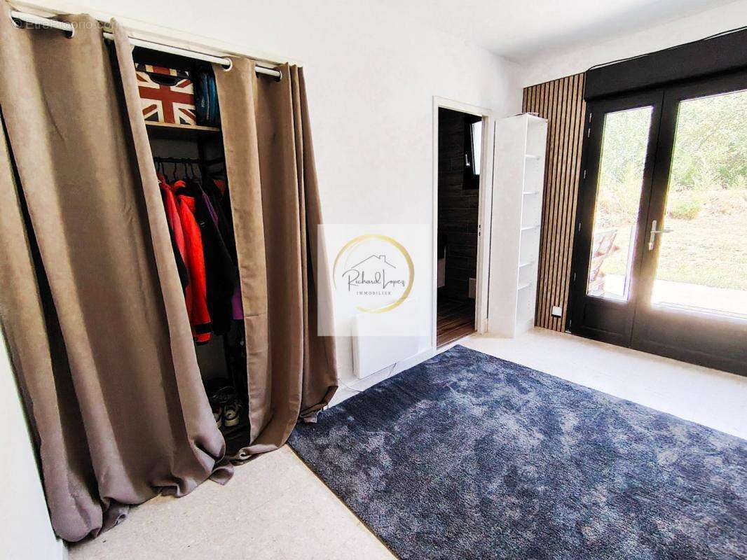 Maison 107 m² à Saint-Vallier  - photo 9