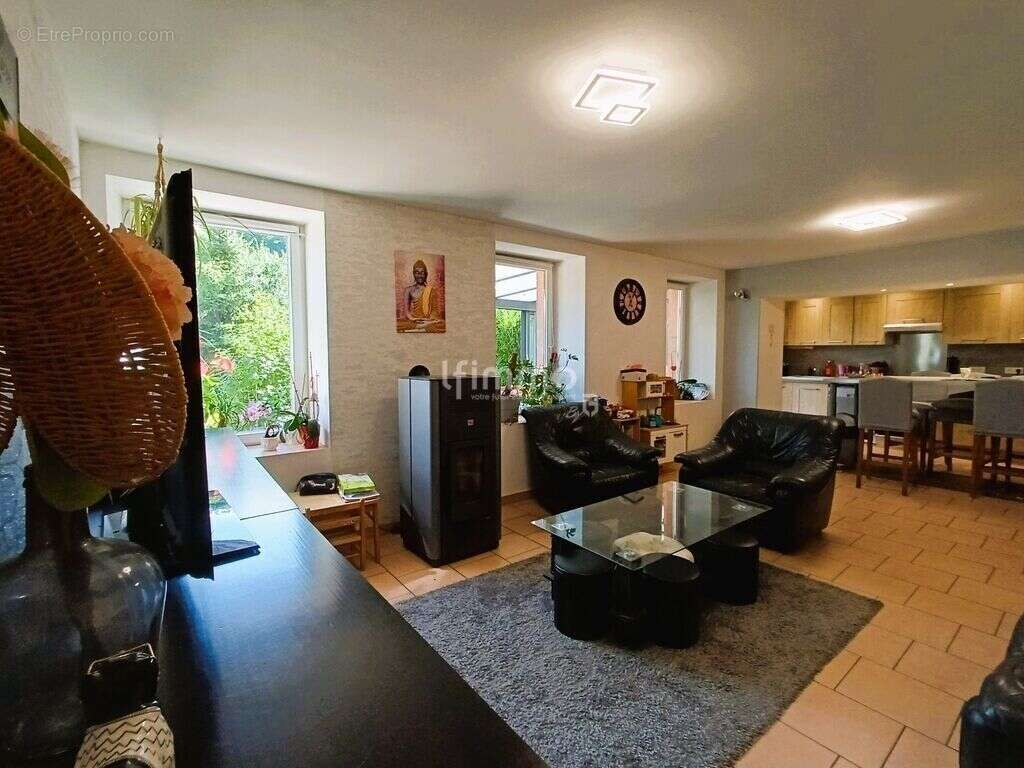 Appartement à BOURG-BRUCHE