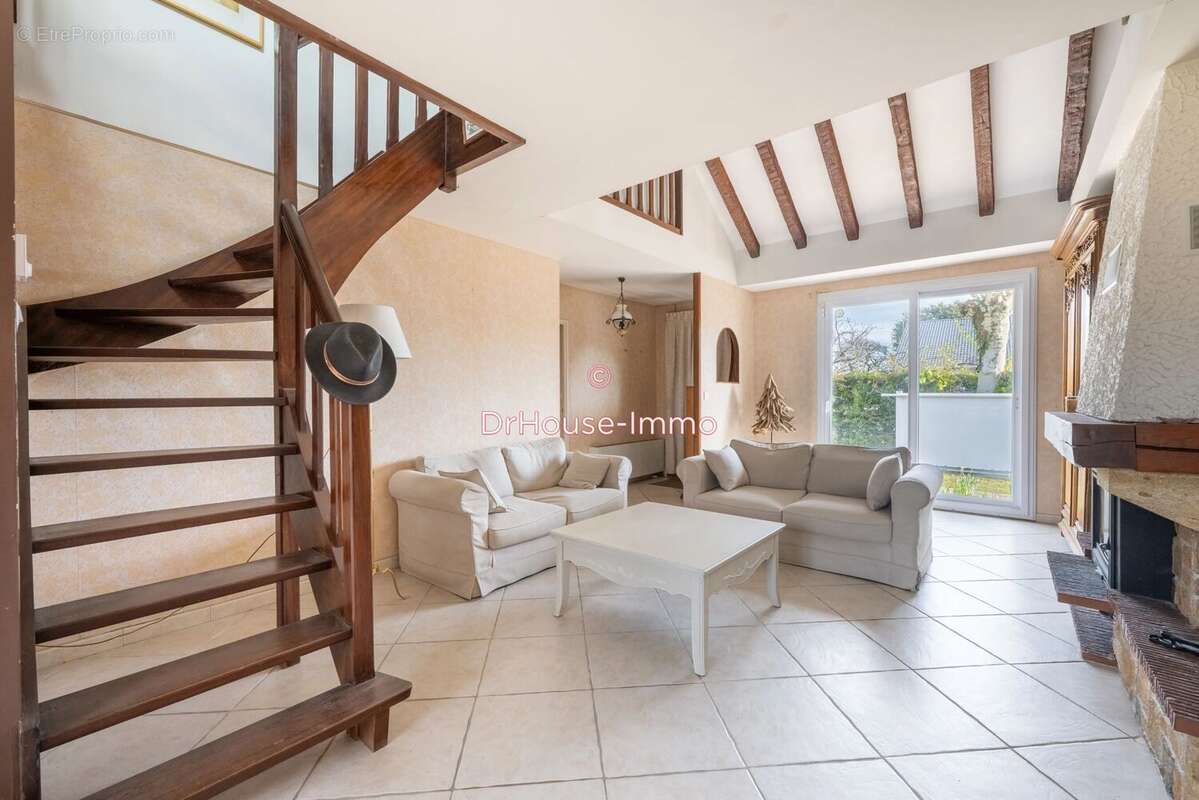 Maison à MAREIL-SUR-MAULDRE