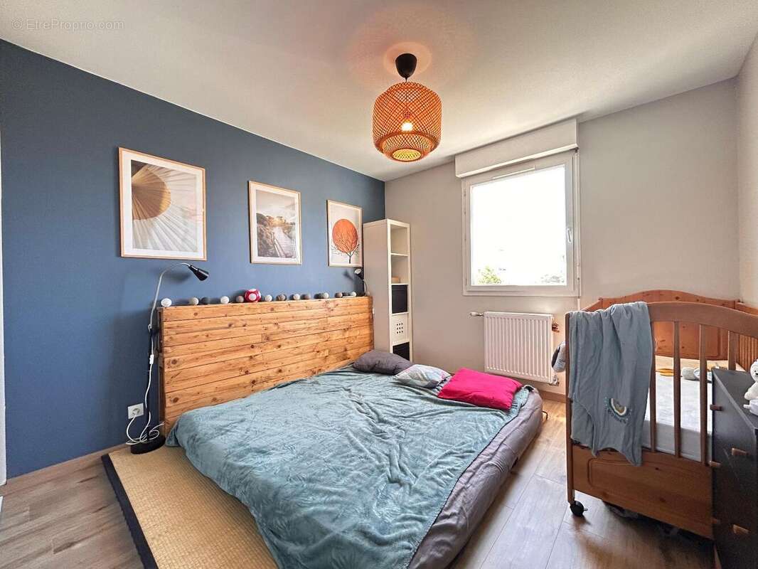   - Appartement à LYON-8E