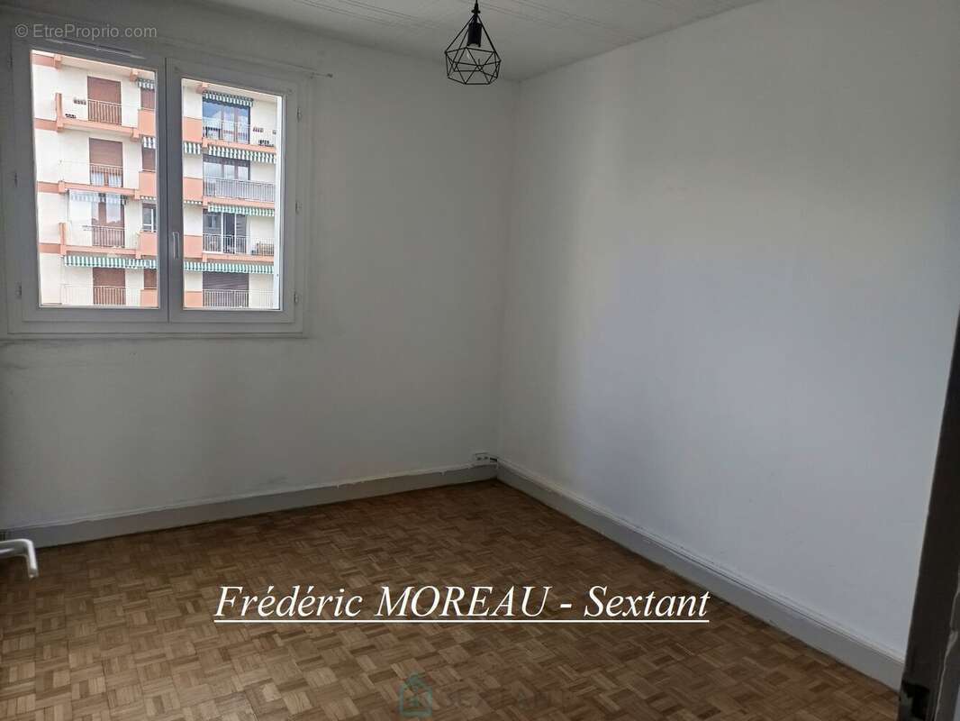 Dans résidence calme et bien entretenue en hyper centre, venez découvrir ce beau T4 avec balcon et garage - photo 5