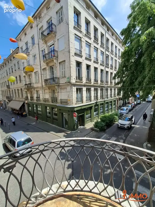 Appartement 101 m² à Saint-Etienne  - photo 3