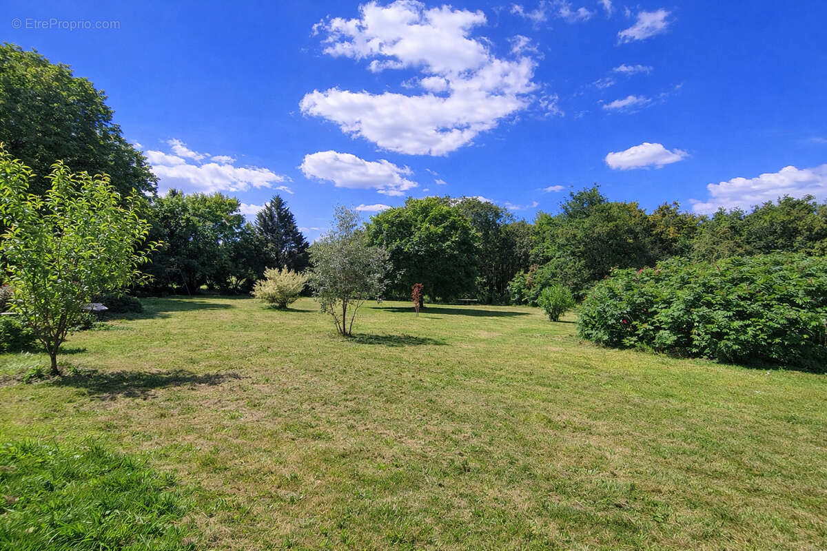 Maison à SAINT-JEANVRIN