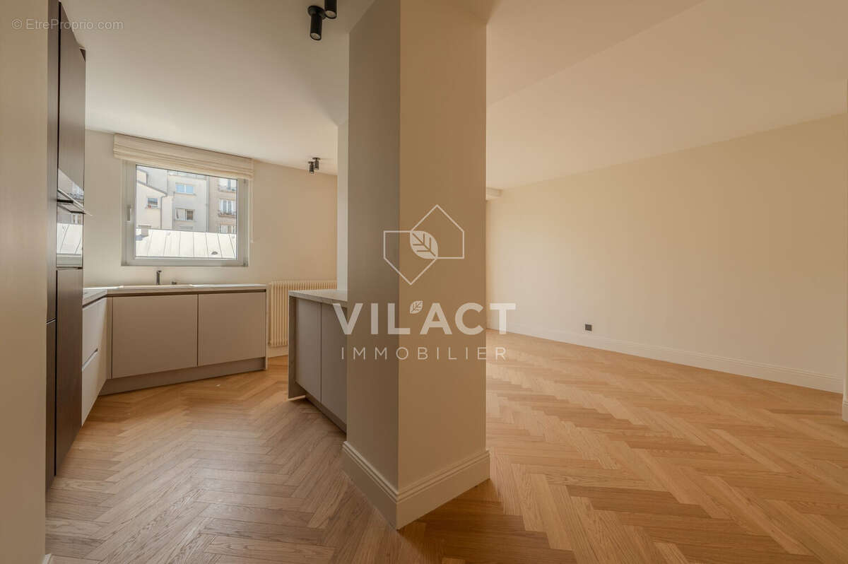Appartement à PARIS-15E