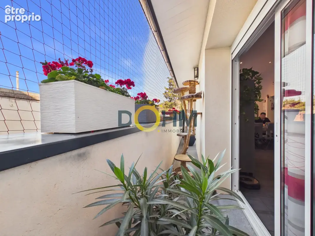 Maison de ville avec grande terrasse et 4 garages - photo 12