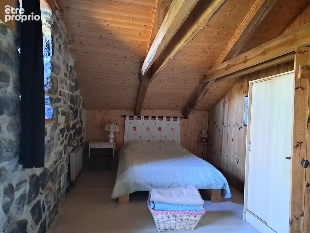 Ancienne petite chaumière au toit de lauzes sur 6000 m2 de terrain - photo 8