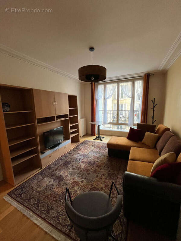 Appartement à PARIS-7E