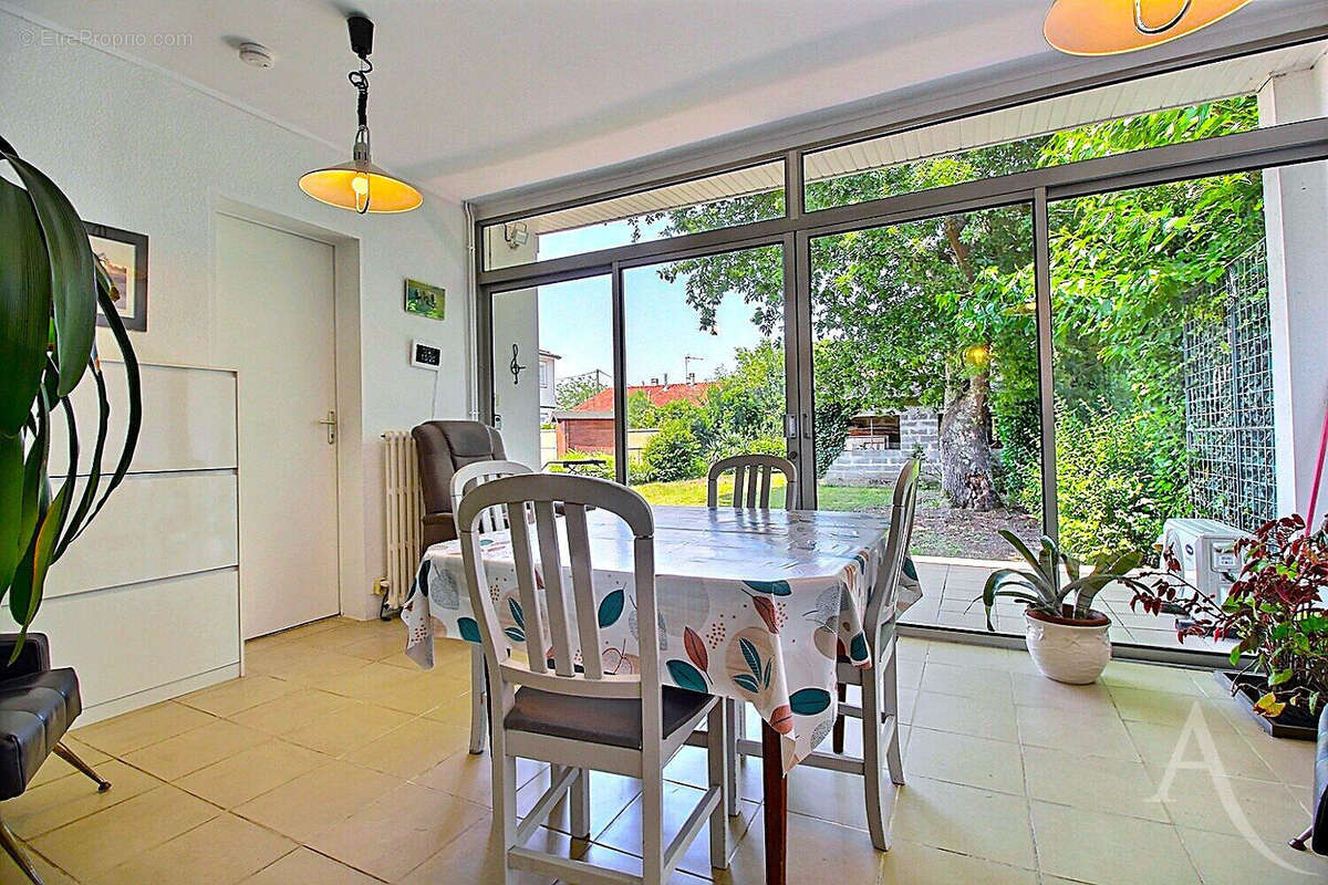 Maison à VILLENAVE-D&#039;ORNON