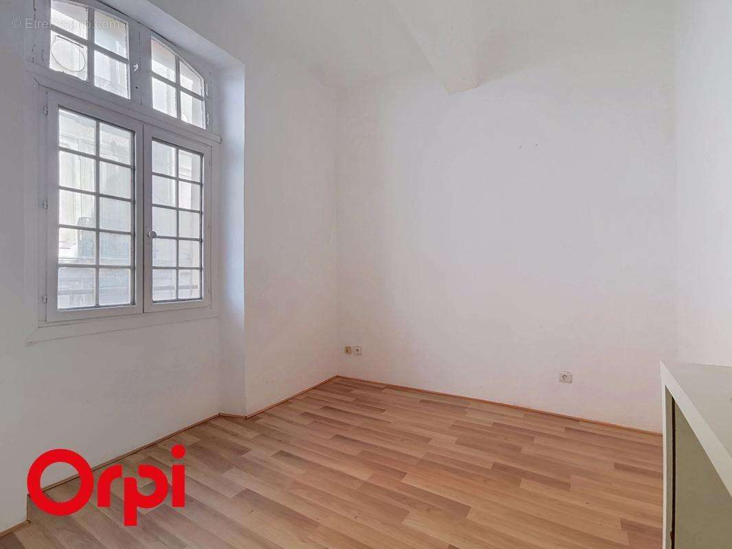 Appartement t3 rue d'alger a 50 metres du port - photo 7