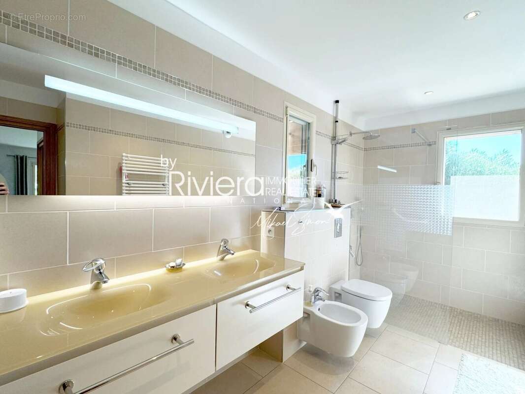 Propriété 300m2 - Piscine - Vue mer - photo 24