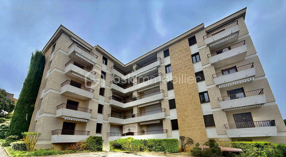 Appartement à GREOUX-LES-BAINS