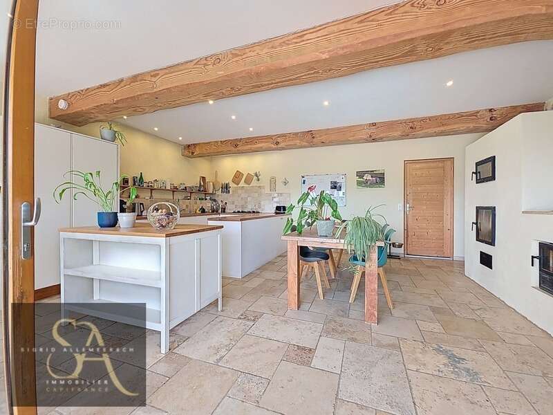 Maison à BRUGAIROLLES