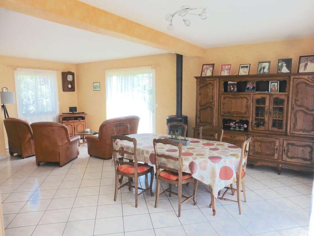 Maison à ARGENTRE-DU-PLESSIS