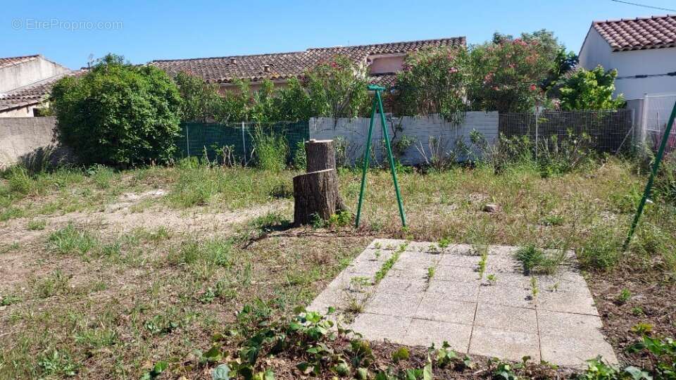 Terrain à LA CRAU