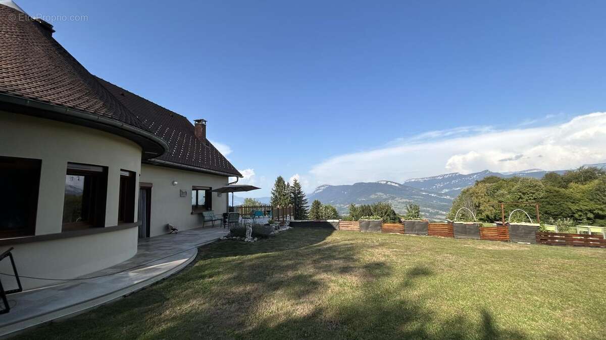 Maison à MIRIBEL-LES-ECHELLES