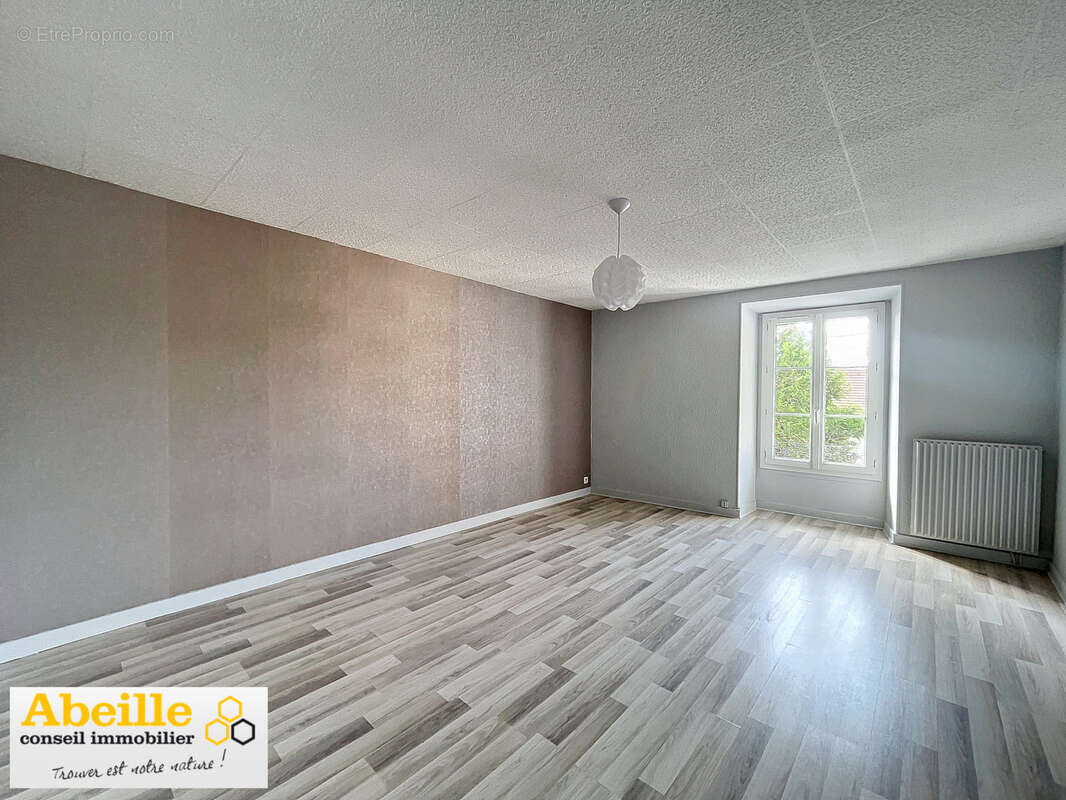 Maison à BREUX-JOUY