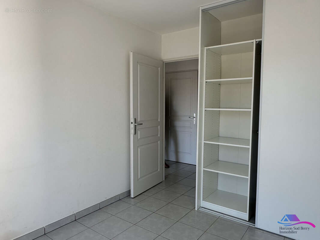 Chambre 1 avec dressing  - Appartement à MARSEILLE-14E