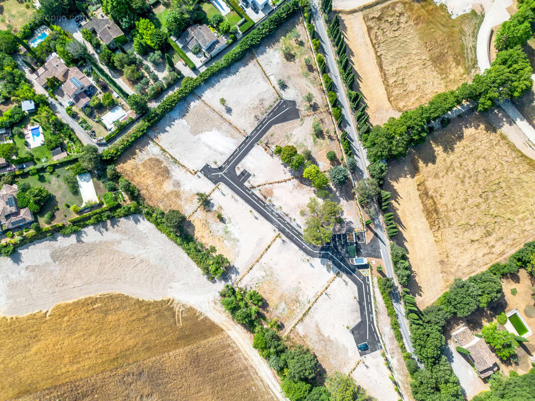 Terrain à AIX-EN-PROVENCE